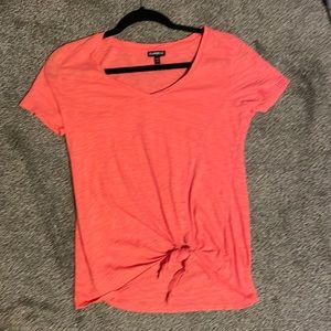 Express - peach t-shirt size small